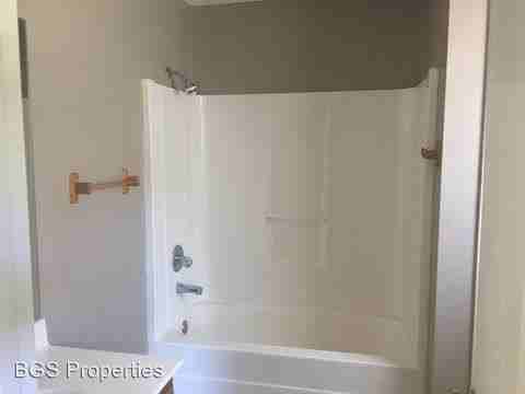 617 E Main St - Photo 3 of 7