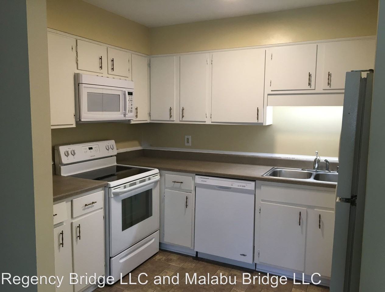 2075 Regency Road - Photo 2 of 10