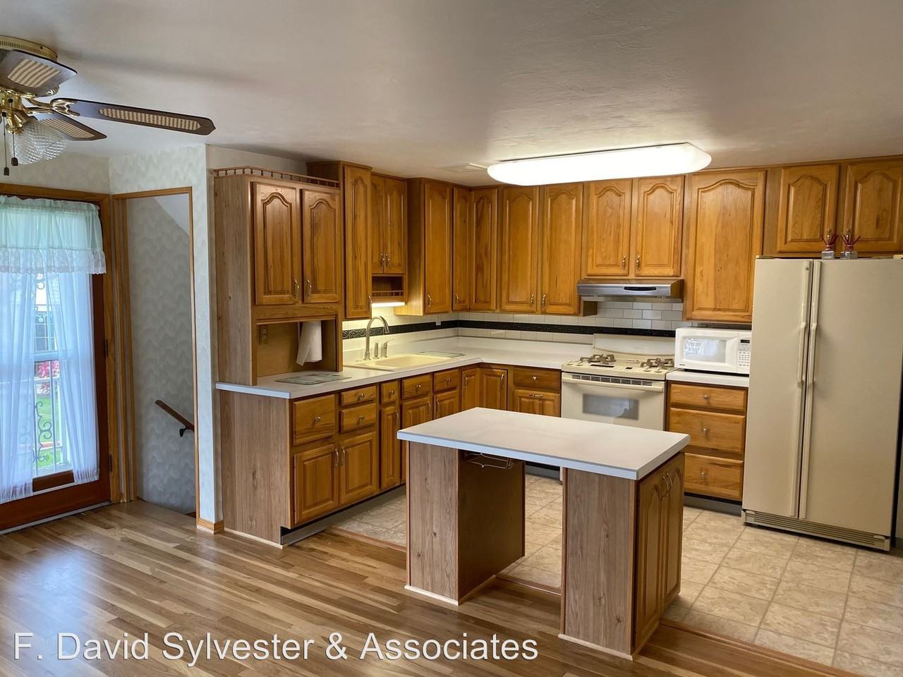 125 Bantam Drive - Photo 3 of 29
