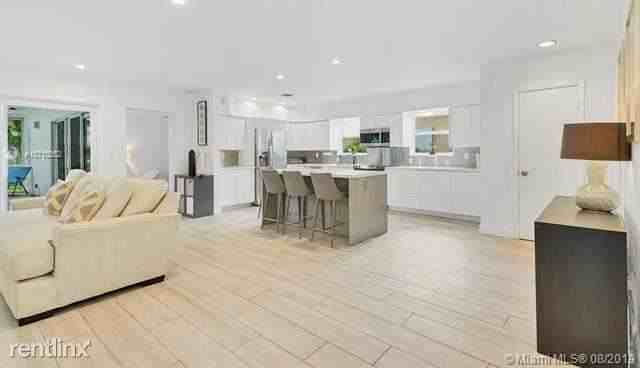 5830 Sw 85th St - Photo 2 of 10