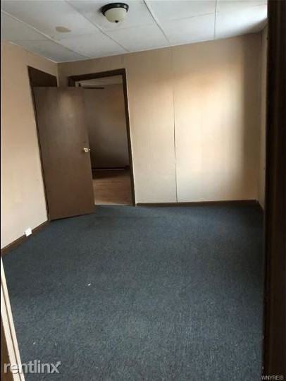 32 Pershing Ave Lower - Photo 3 of 4