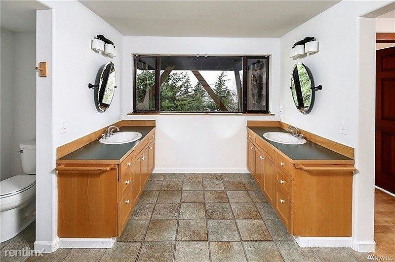 213 Morey Avenue - Photo 3 of 8
