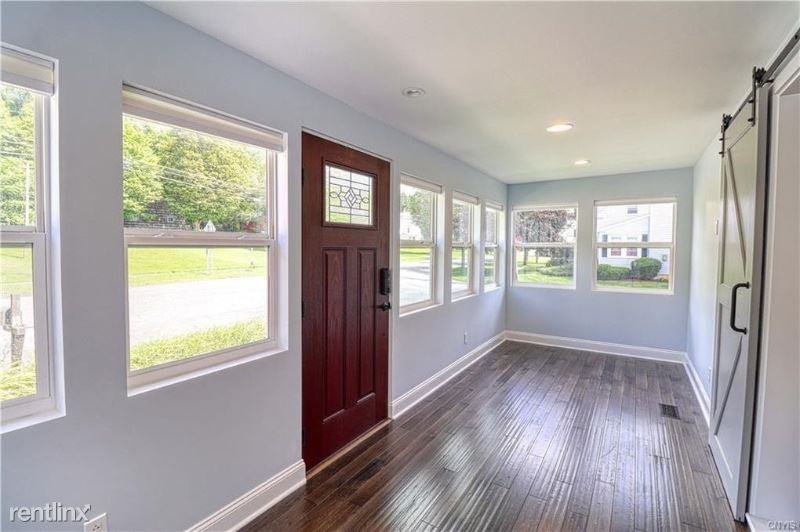 58 Clinton St - Photo 3 of 30