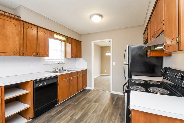 3338 Bonds Avenue - Photo 3 of 8