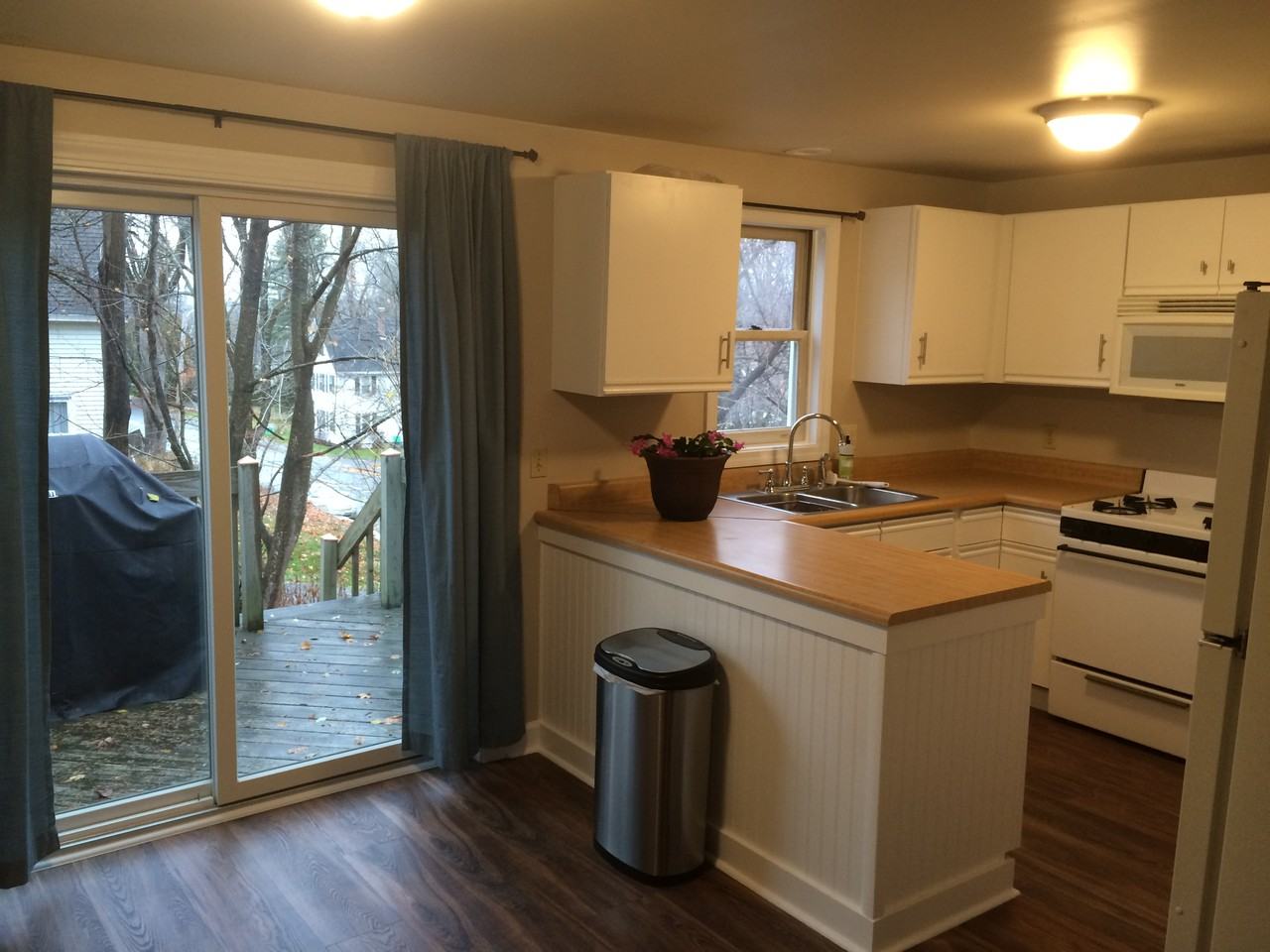 83 Middle St #1 - Photo 3 of 11