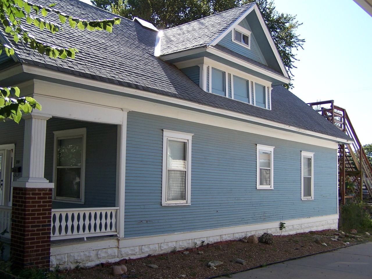 237 South Holyoke Street - Photo 3 of 25