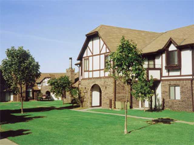 Lincoln Meadows Apartments - Photo 3 of 3