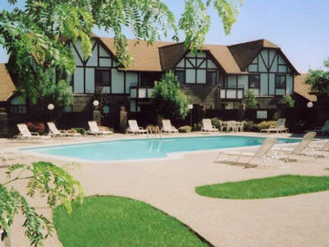 Lincoln Meadows Apartments - Photo 2 of 3