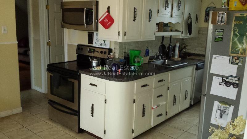 626 Pleasant St 2 - Photo 2 of 4