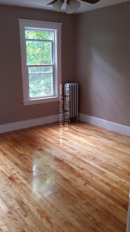 10 Hadwen Ln 1 - Photo 3 of 5