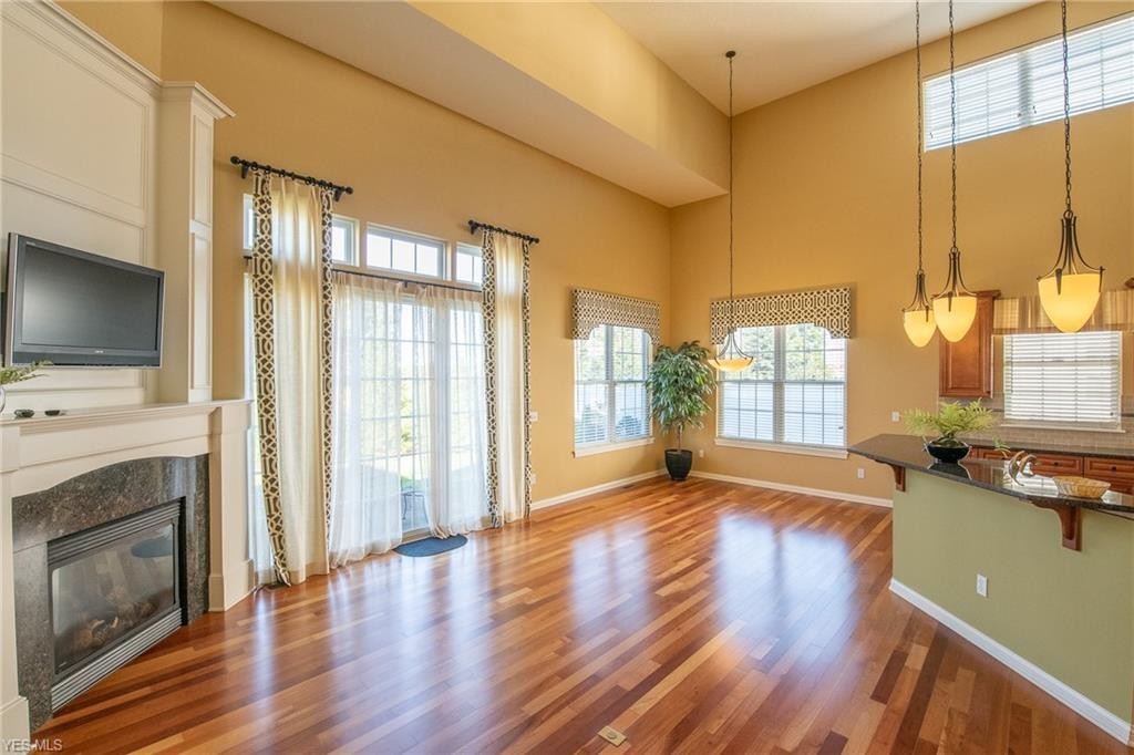 6075 North Pointe Dr - Photo 2 of 32