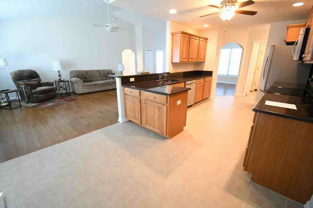 215 Kensington Dr. - Photo 3 of 28