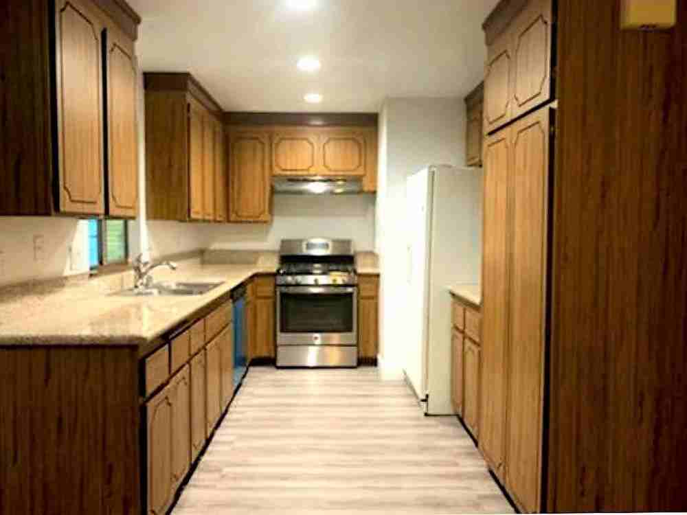 228 E Banyan St - Photo 3 of 11