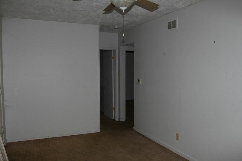 2616 E 16th St - Photo 3 of 11