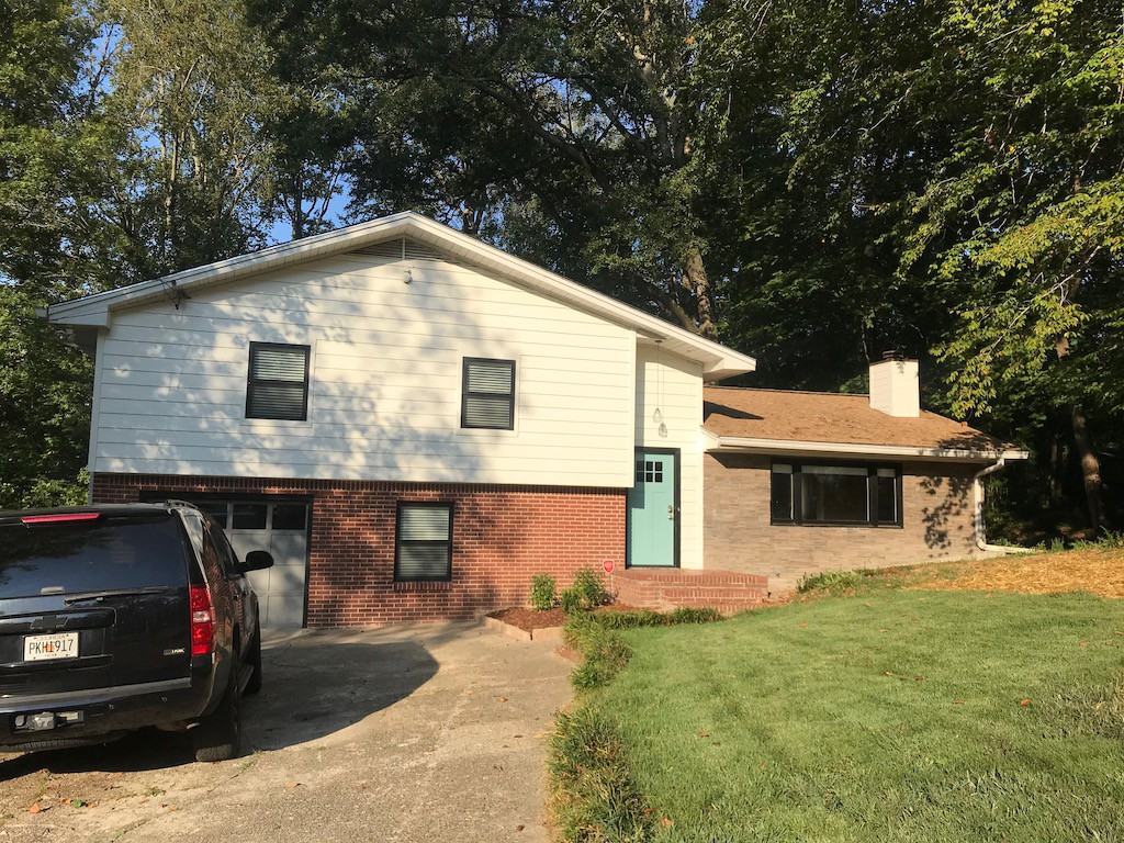 2152 Collins Drive Northwest - Photo 2 of 16