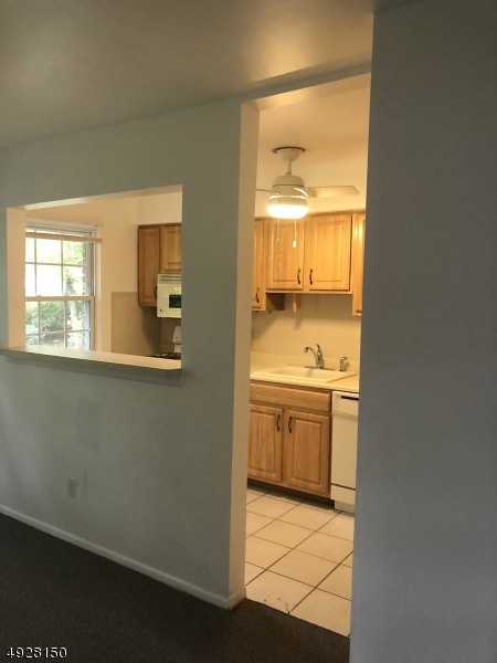 31 Wedgewood Dr Unit 61 - Photo 3 of 11