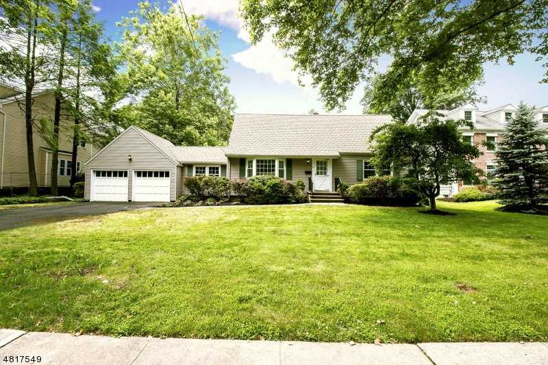 16 Roosevelt Blvd - Photo 2 of 25