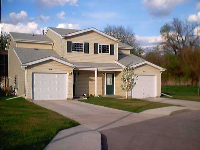 Caravelle Apartments and Townhomes 7582 Miami Plaza, Omaha, NE 68134