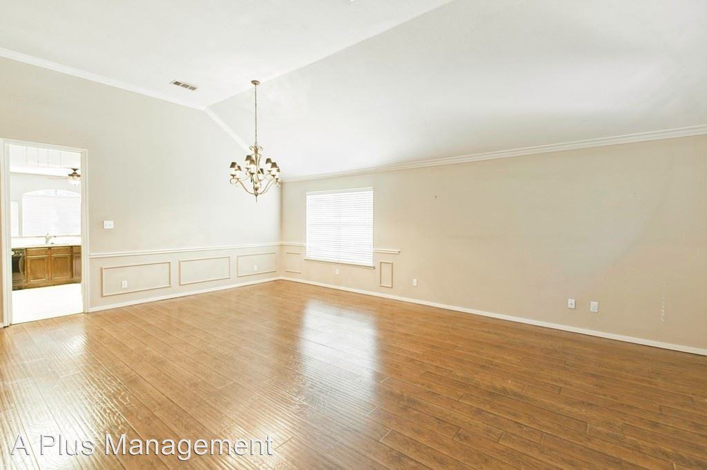 2804 Aspen Drive - Photo 3 of 36