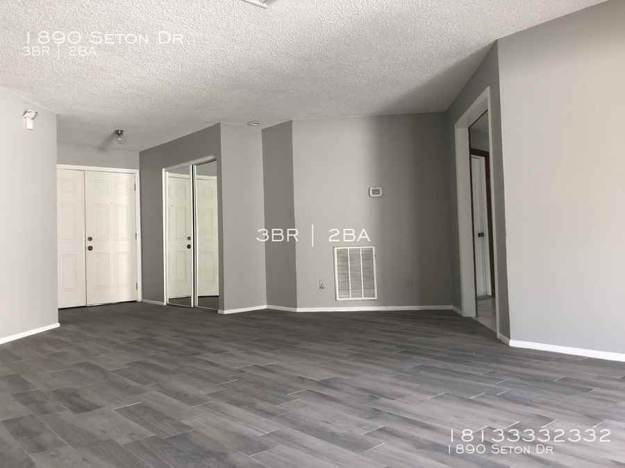 1890 Seton Dr - Photo 3 of 26