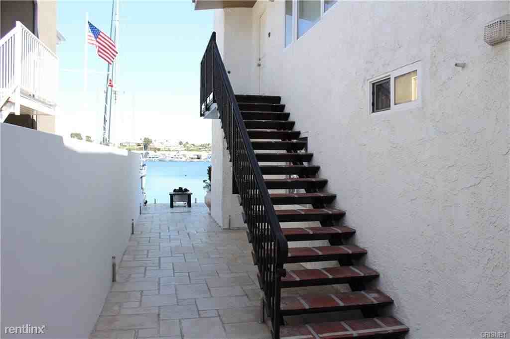 3324 Via Lido #4 - Photo 2 of 30