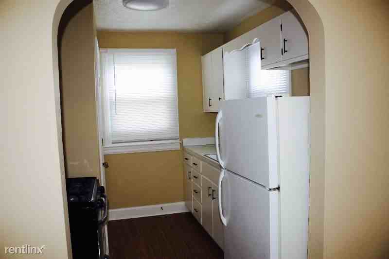 1030 Dixon Ave - Photo 2 of 14