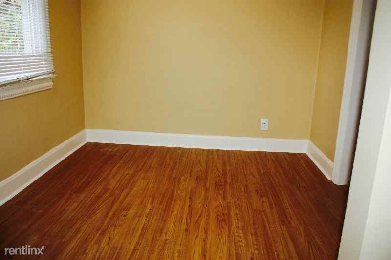 1030 Dixon Ave - Photo 3 of 14