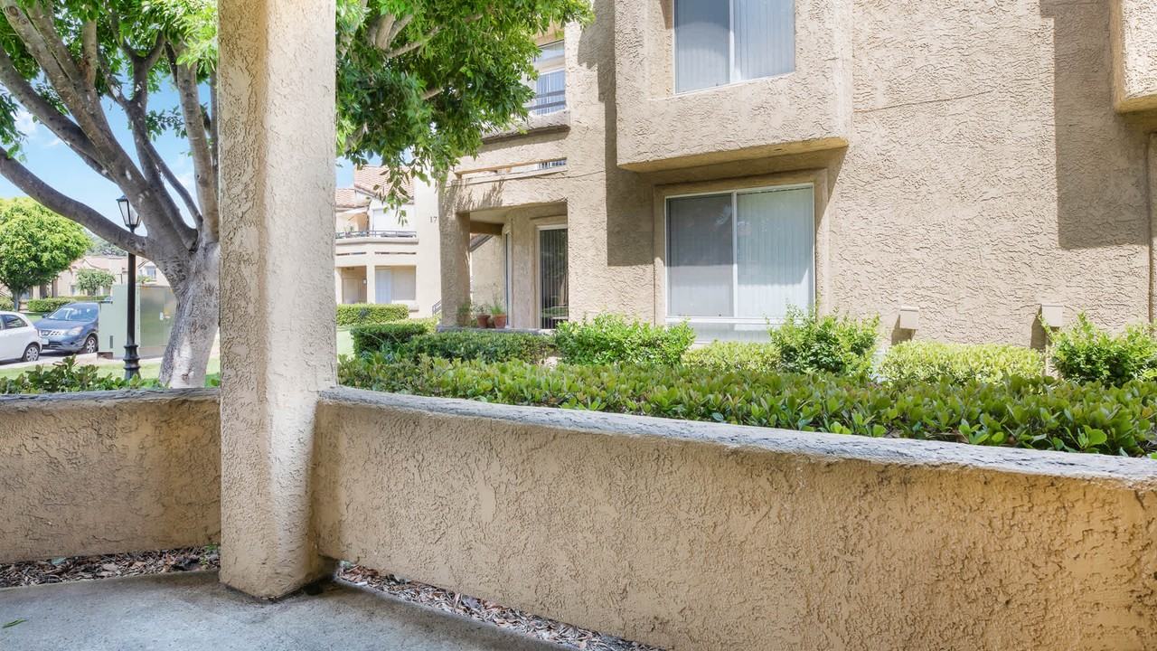 Vista Del Lago - Photo 4 of 50