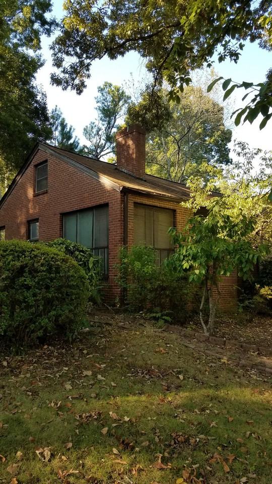 1932 Montrose Drive - Photo 2 of 12