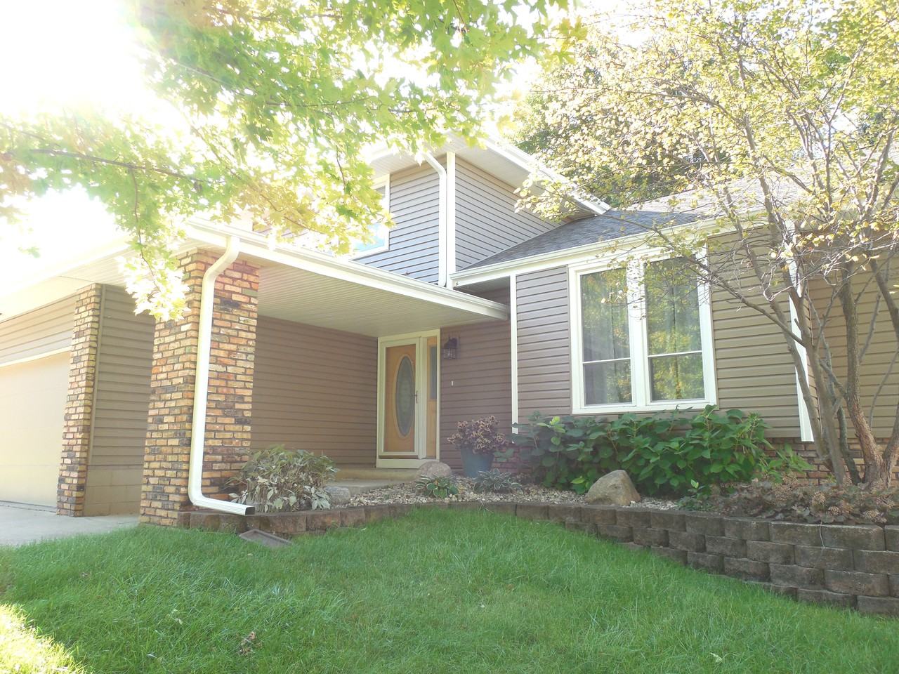 1409 Cherry Tree Lane - Photo 2 of 31