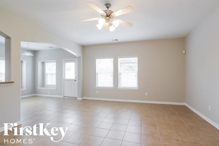 622 Catalina Cove Ln - Photo 3 of 15