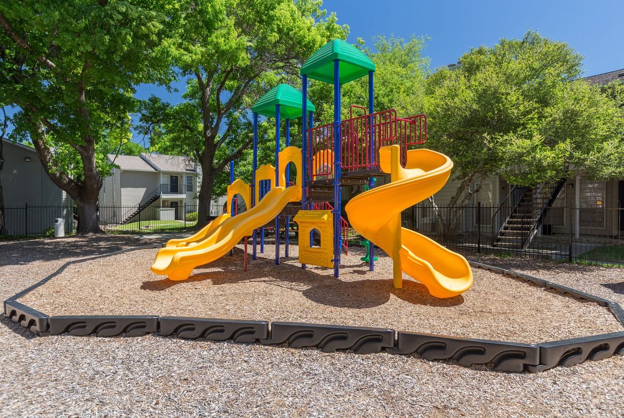 Sapphire Apartments 8727 Fredericksburg Rd, San Antonio, TX 78240