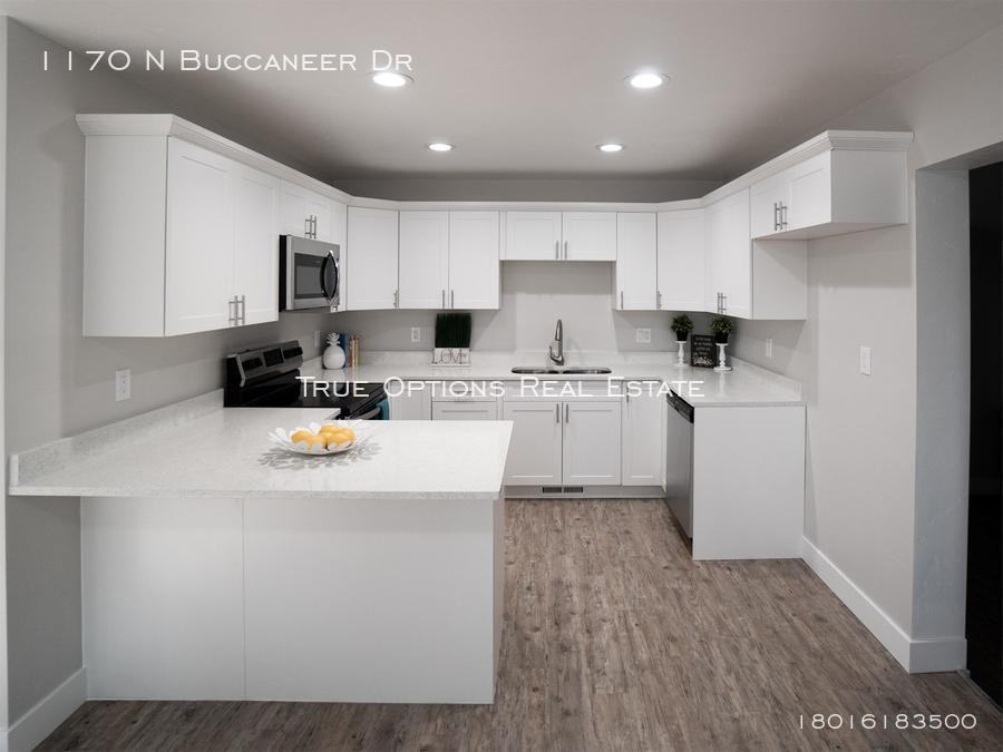 1170 N Buccaneer Dr - Photo 2 of 37