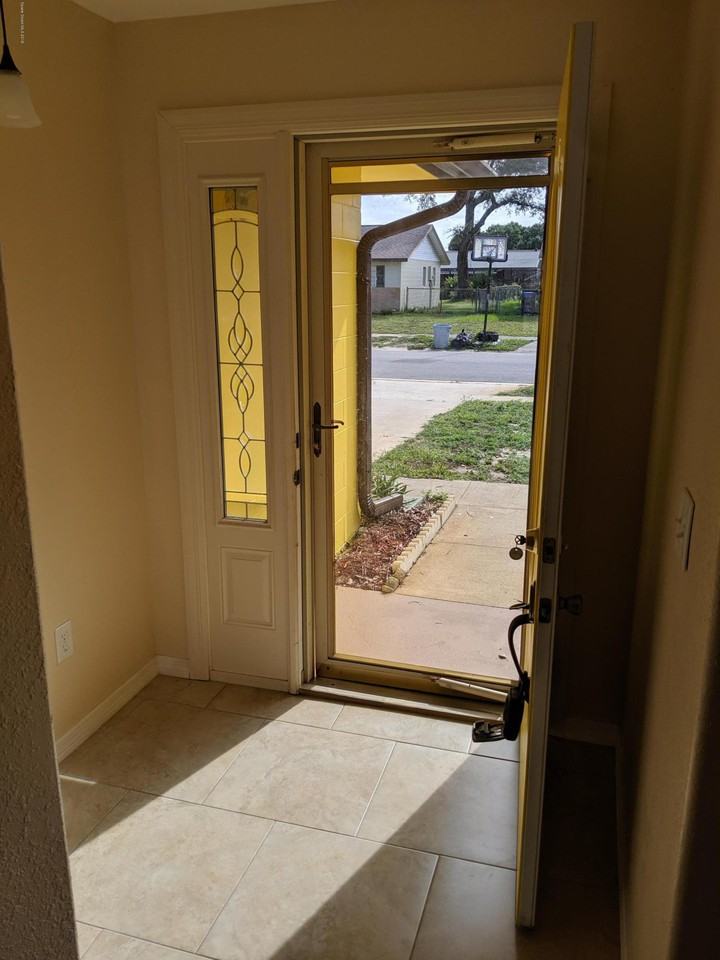 3885 Valley Lane - Photo 2 of 18