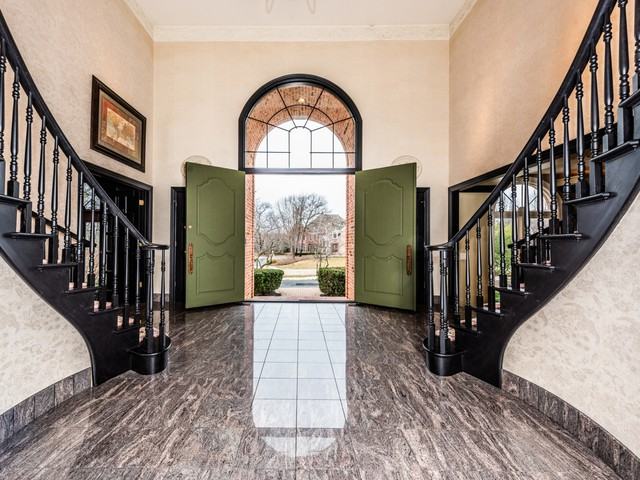 35 Wynstone - Photo 2 of 43