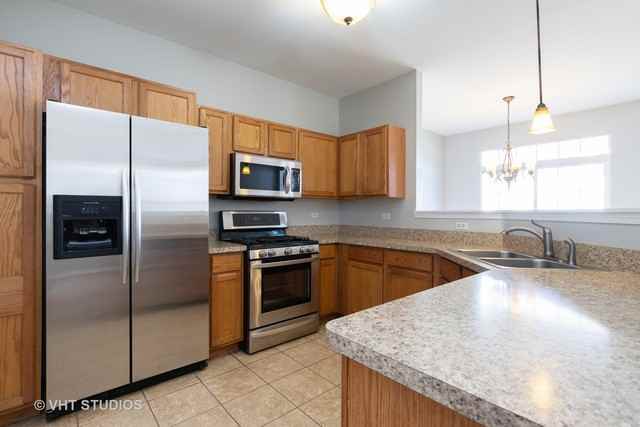 537 Red Deer - Photo 2 of 12