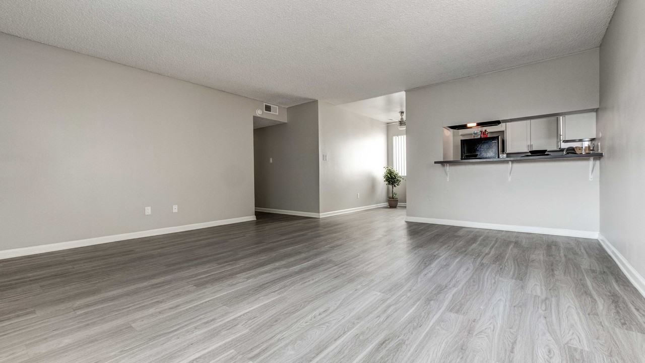 ECHO POINTE - Photo 3 of 16