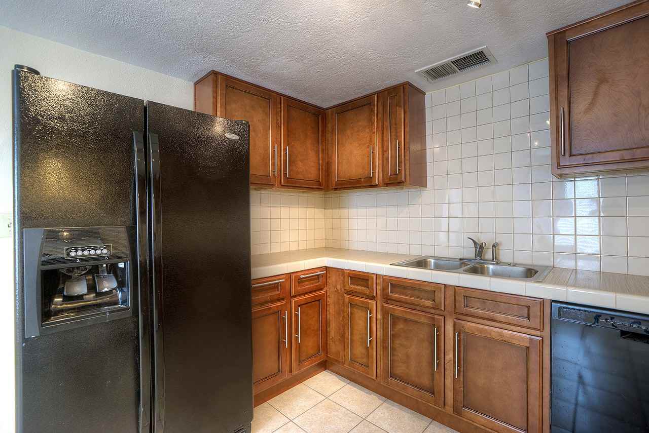 9445 N 9th Ave - Photo 2 of 25