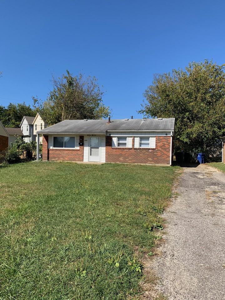 1851 Dysart Ave - Photo 2 of 11