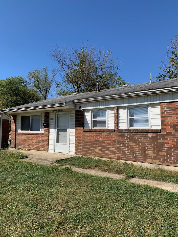 1851 Dysart Ave - Photo 3 of 11