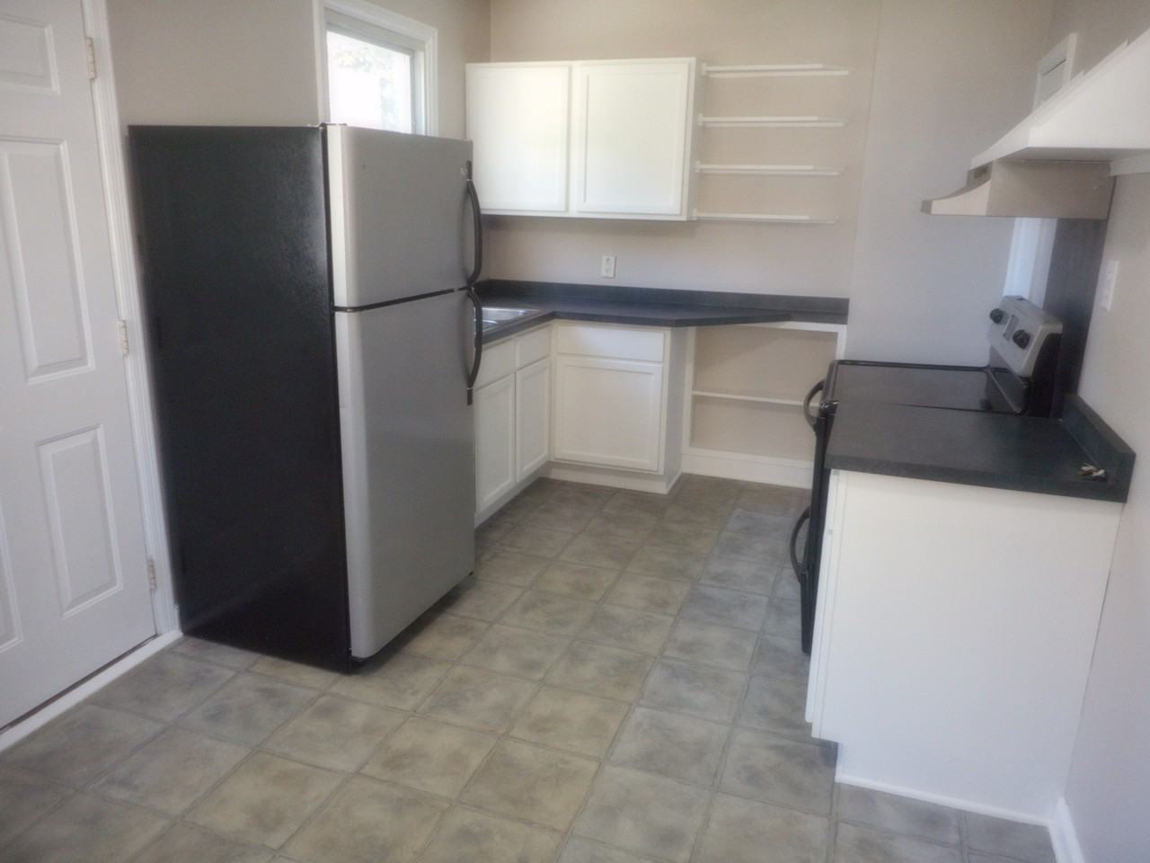 718 13th Ave N - Photo 3 of 8