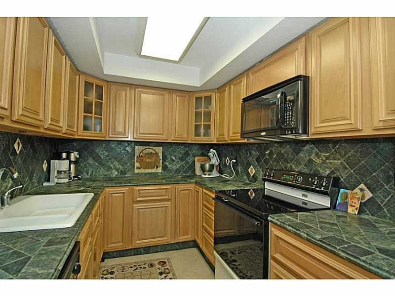 5770 NE 27th Ave - Photo 3 of 9