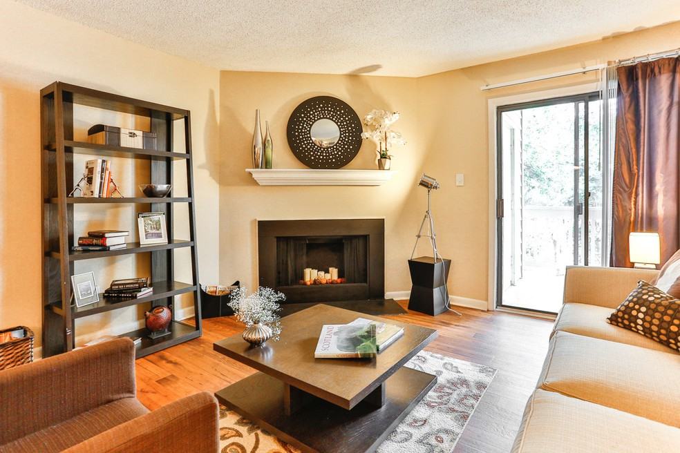 10109 Plum Creek Lane #M - Photo 2 of 10