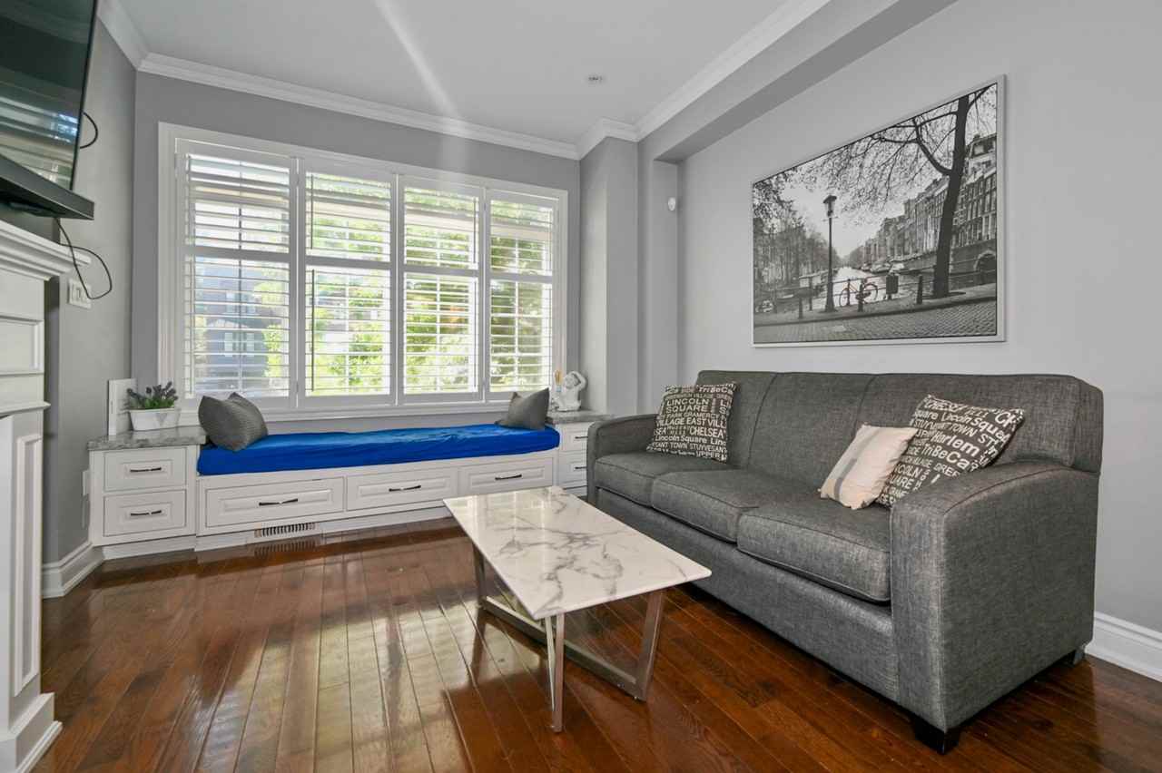 977 Kipling Avenue - Photo 3 of 11