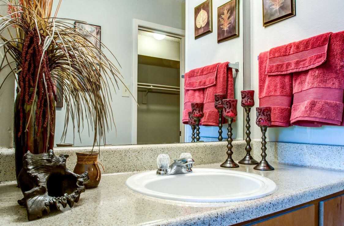 Rock Canyon Apartments - Photo 4 of 9