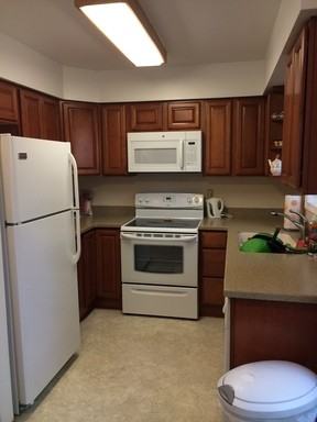 1062 Evergreen St #6 - Photo 3 of 8