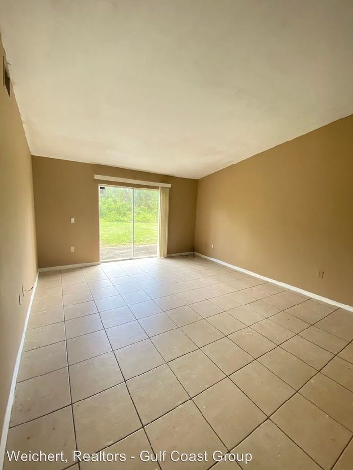 379/381 Bell Boulevard S - Photo 3 of 10