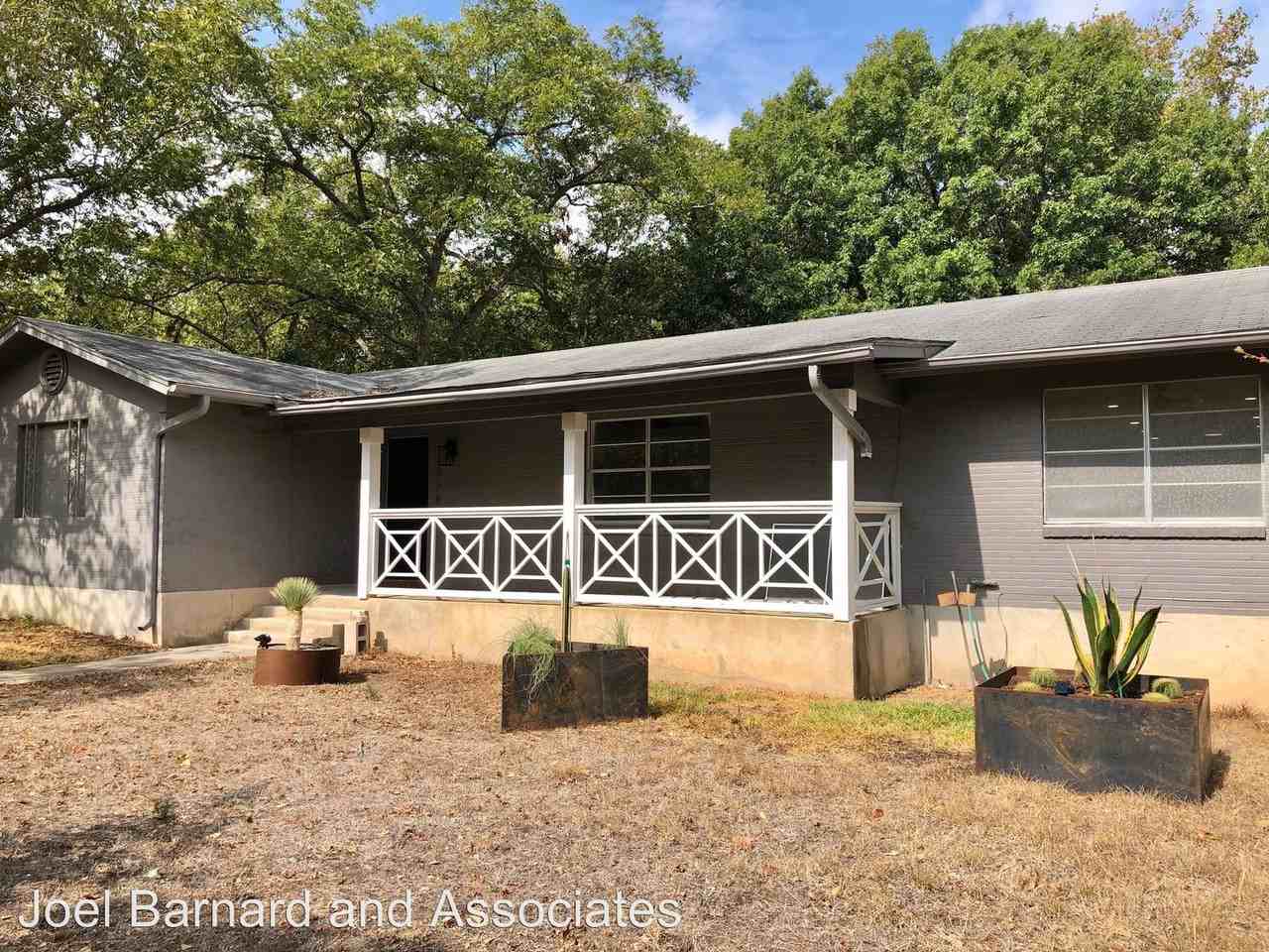 308 Yale St. - Photo 2 of 20