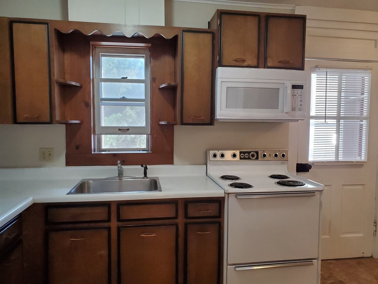 1977 Broad St. - Photo 2 of 15