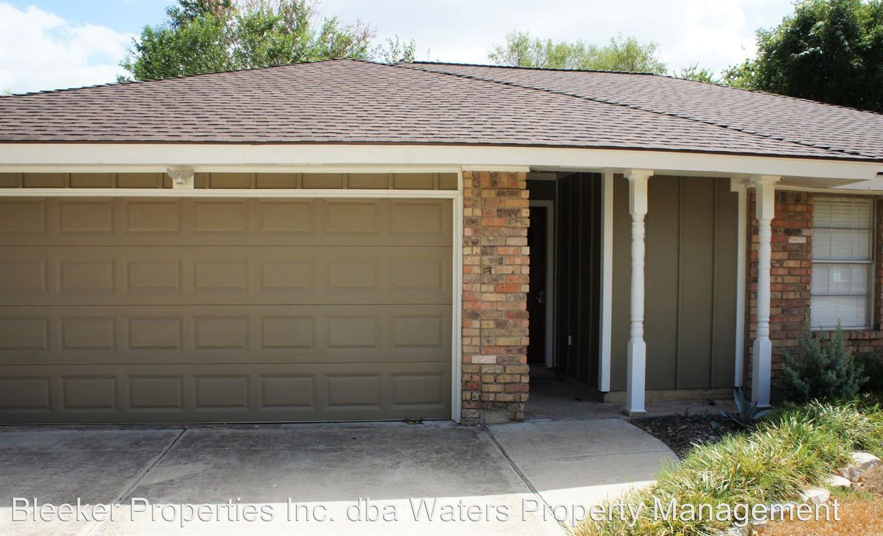 302 Northwood Drive - Photo 2 of 16